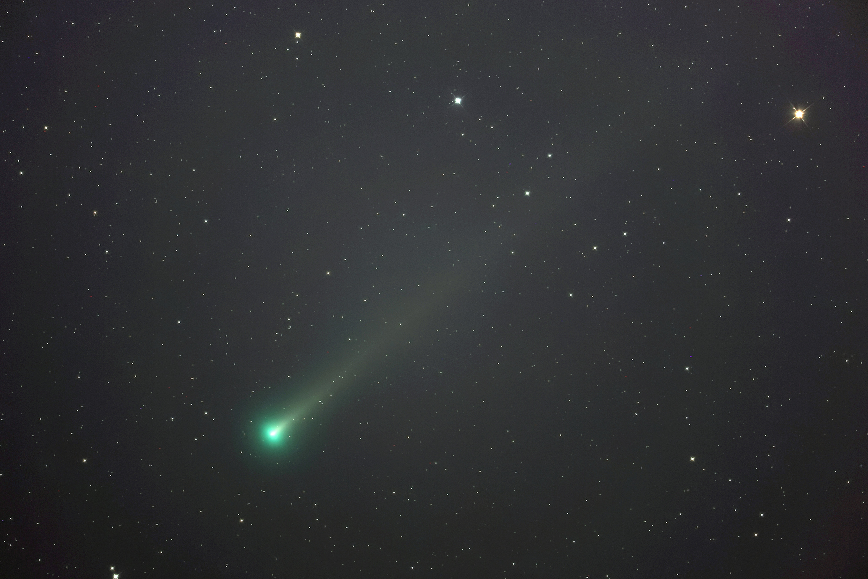 『C/2021 A1 レナード彗星』(2021年12月5日)