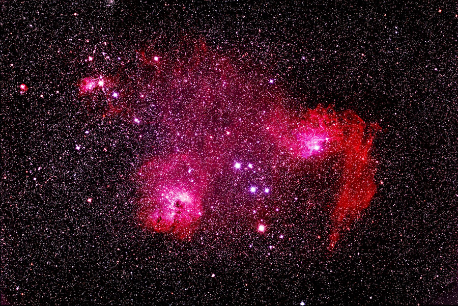 ぎょしゃ座の散光星雲（IC405,IC410,IC417）