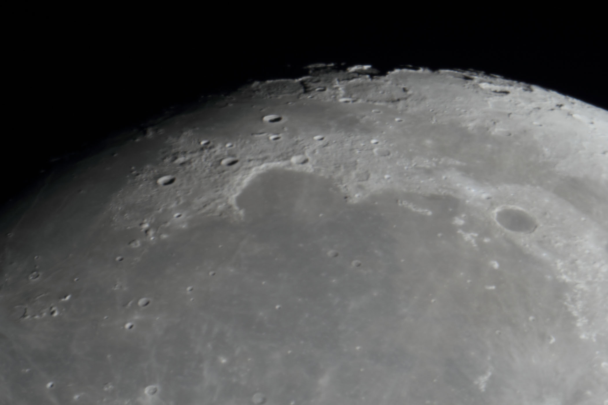 『月(月齢12.2)虹の入り江・プラトン付近』(2025年12月2日)